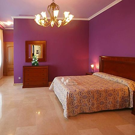 Villa With 4 Bedrooms In Las Lagunas De Mijas, With Wonderful Mountain Exterior foto